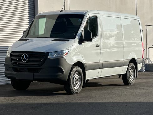 Used 2019 Mercedes-Benz Sprinter 144 Cargo image 8