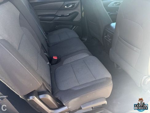 Used 2023 Chevrolet Traverse LT w/ LPO, Cargo Package FWD image 12