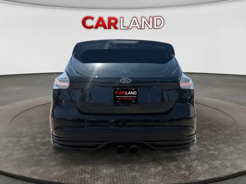 Used 2017 Ford Focus ST w/ Equipment Group 401A FWD image 5