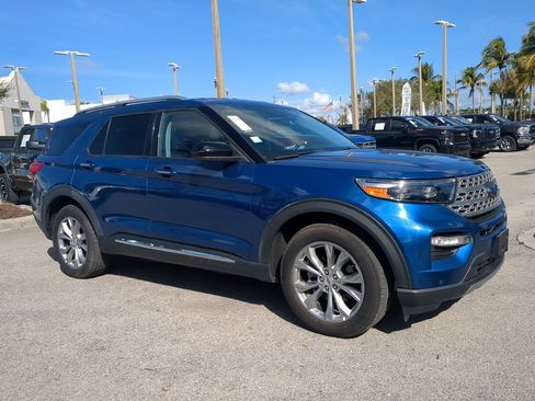 Used 2023 Ford Explorer Limited image 2