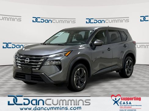 Used 2024 Nissan Rogue SV FWD image 1