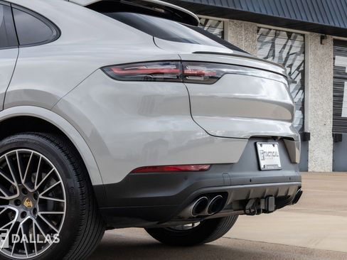 Used 2021 Porsche Cayenne S image 12