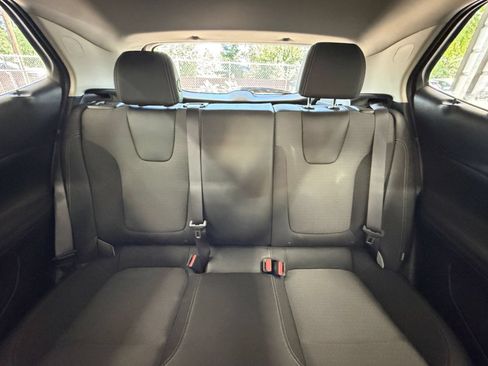 Used 2025 Buick Encore GX Preferred AWD/4WD image 36