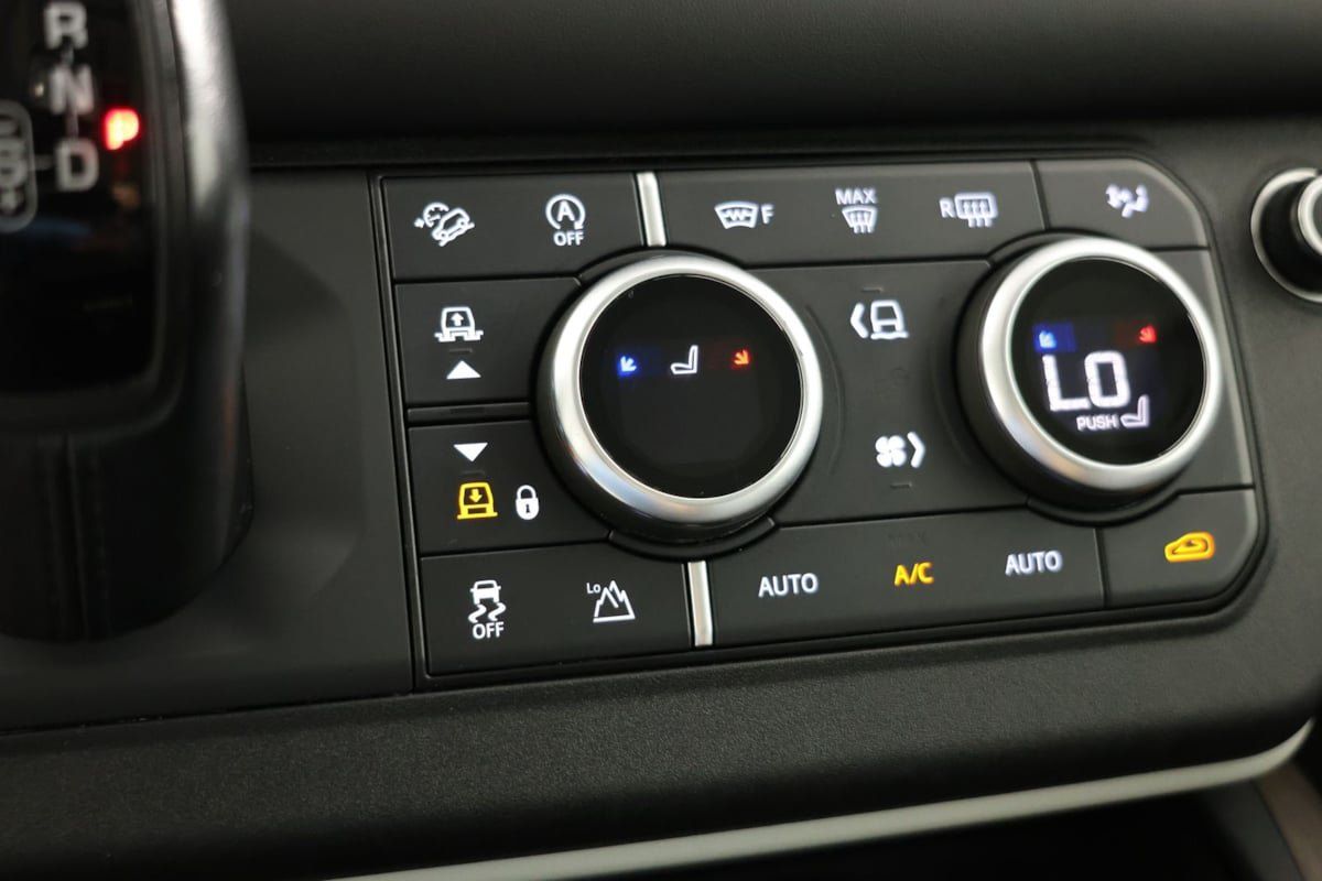 Used 2023 Land Rover Defender 130 First Edition AWD/4WD image 8