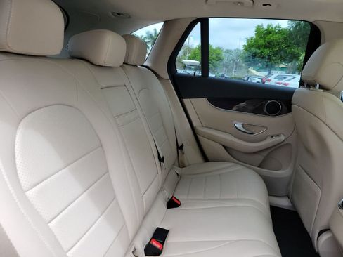 Used 2021 Mercedes-Benz GLC 300 image 13