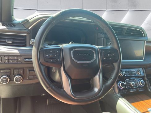 Used 2024 GMC Yukon Denali Ultimate AWD/4WD image 13