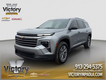 Used 2025 Chevrolet Traverse LT