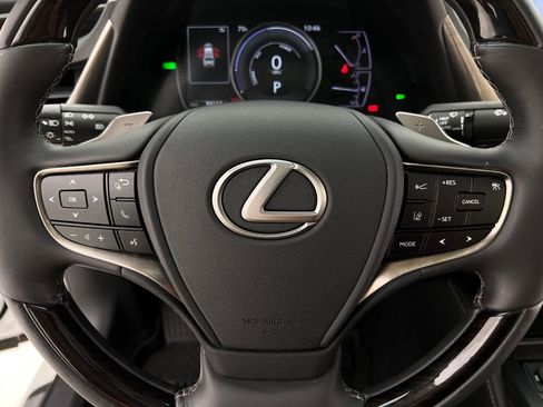 Used 2019 Lexus ES 300h image 18