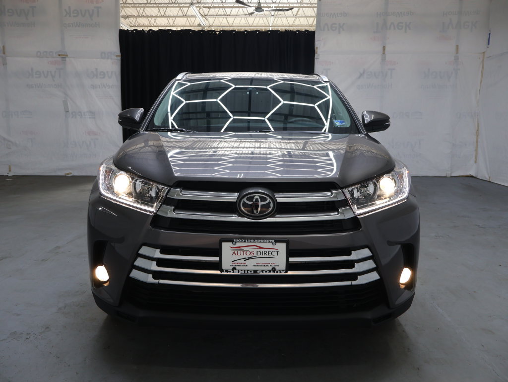 Used 2018 Toyota Highlander Limited w/ Carpet Mat Package (TMS) AWD/4WD image 2