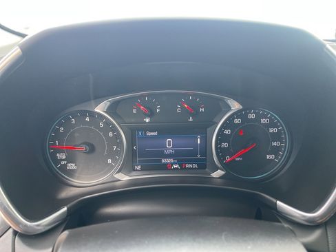 Used 2020 Chevrolet Equinox LT image 18