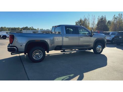 New 2026 GMC Sierra 3500 SLT w/ SLT Convenience Package image 9