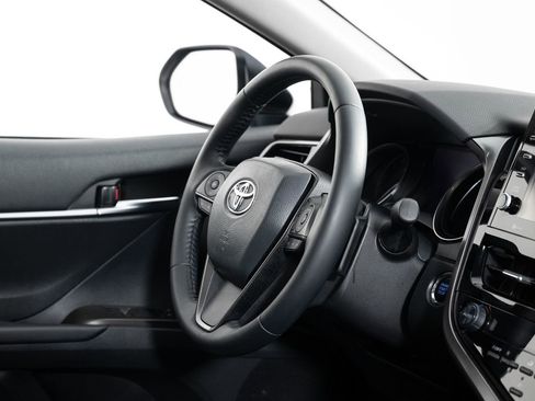 Used 2021 Toyota Camry SE image 24