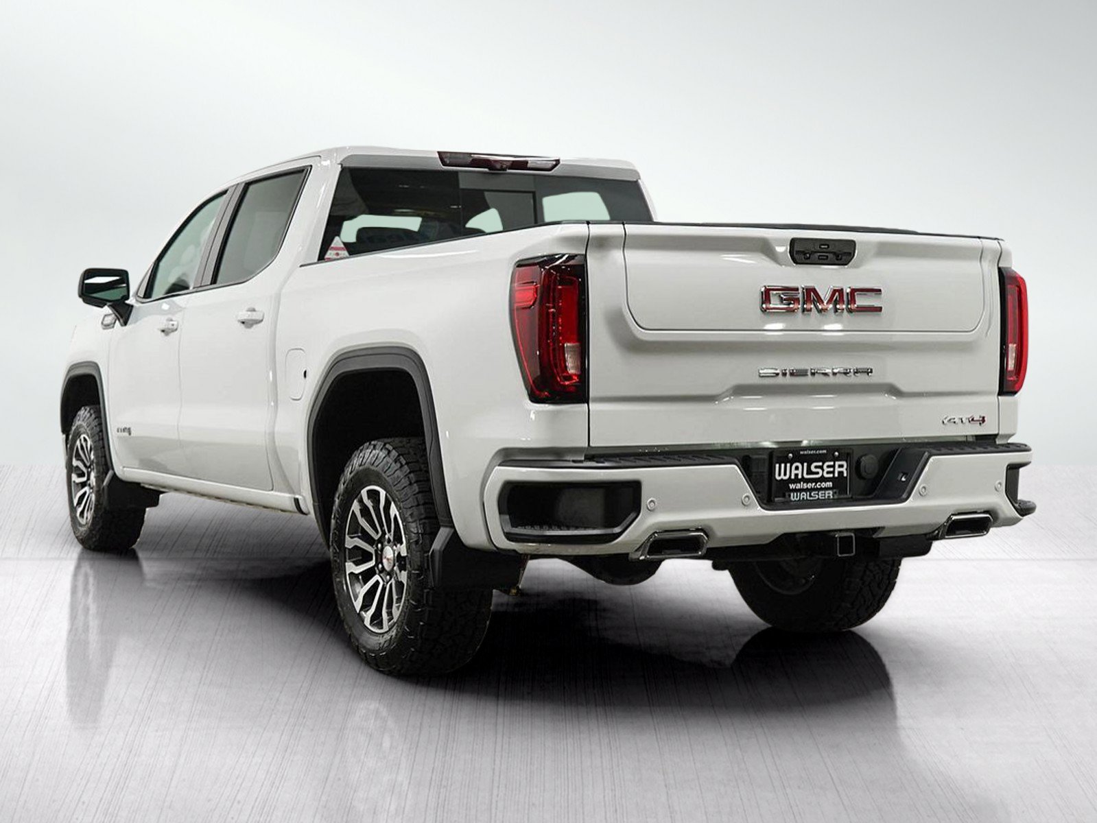 Used 2021 GMC Sierra 1500 AT4 w/ AT4 Value Package AWD/4WD image 3