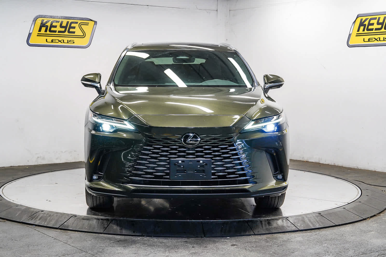 Used 2025 Lexus RX 350 Premium w/ Convenience Package FWD image 6