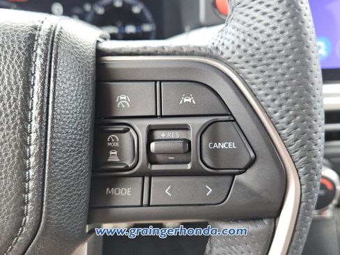 Used 2025 Toyota Tacoma TRD Sport w/ TRD Sport Upgrade Package image 21