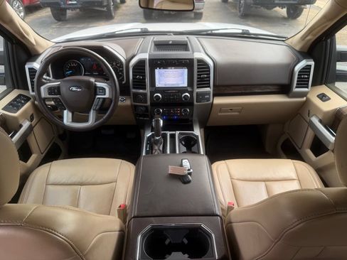 Used 2019 Ford F150 Lariat w/ Equipment Group 502A Luxury AWD/4WD image 21