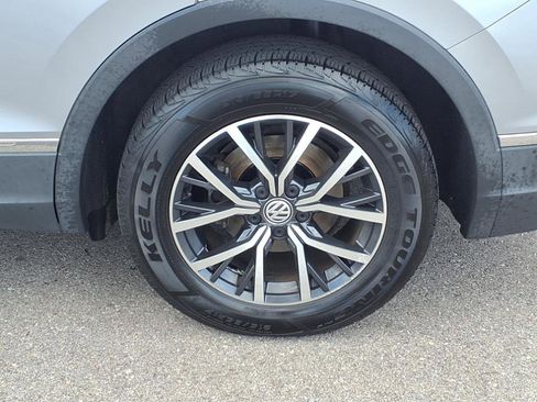 Used 2020 Volkswagen Tiguan SE image 22