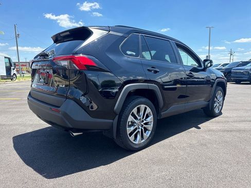 Used 2022 Toyota RAV4 XLE Premium FWD image 7
