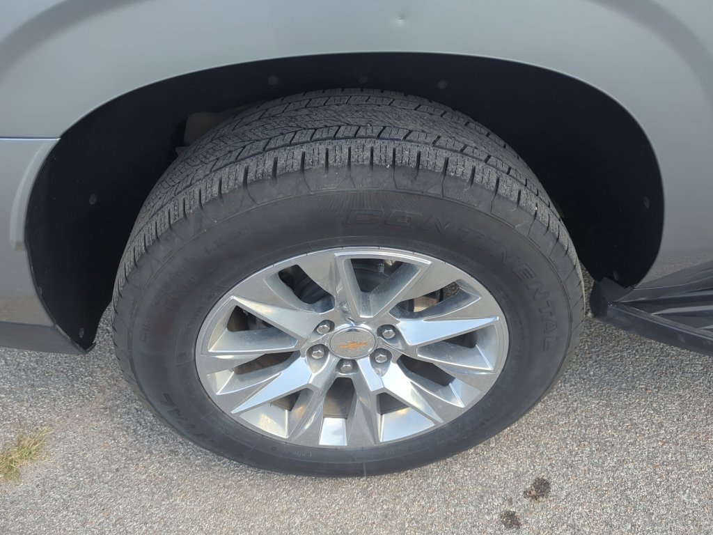 Certified 2026 Chevrolet Suburban Premier AWD/4WD image 9