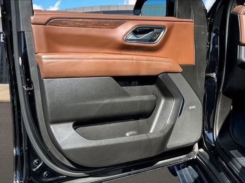 Certified 2023 Chevrolet Suburban High Country AWD/4WD image 18