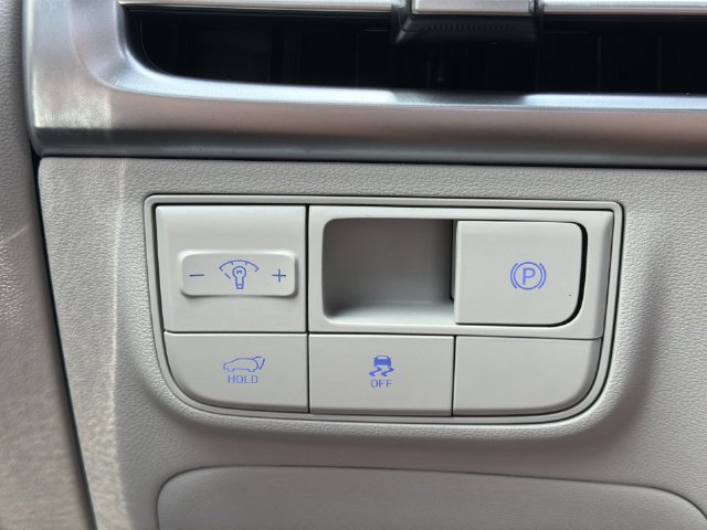 Certified 2025 Hyundai Tucson Limited AWD/4WD image 37
