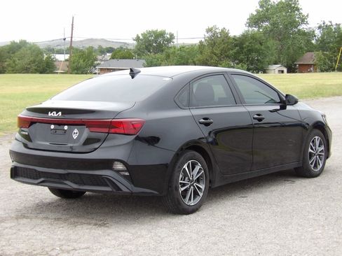 Used 2024 Kia Forte LXS w/ LXS Technology Package FWD image 6