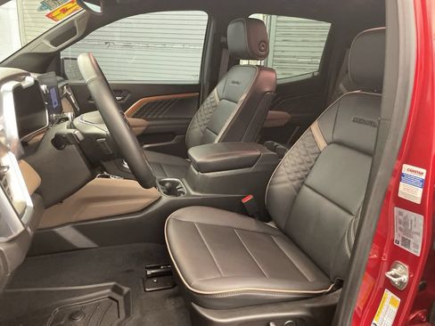 Used 2025 GMC Canyon Denali AWD/4WD image 20