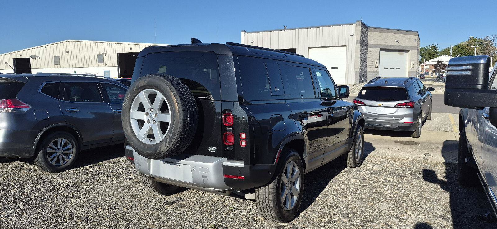 Used 2022 Land Rover Defender 110 S AWD/4WD image 3