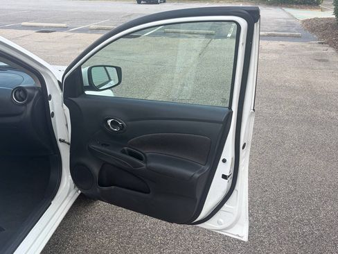 Used 2017 Nissan Versa SV FWD image 19