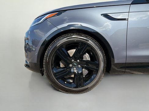 New 2025 Land Rover Discovery Dynamic SE image 44