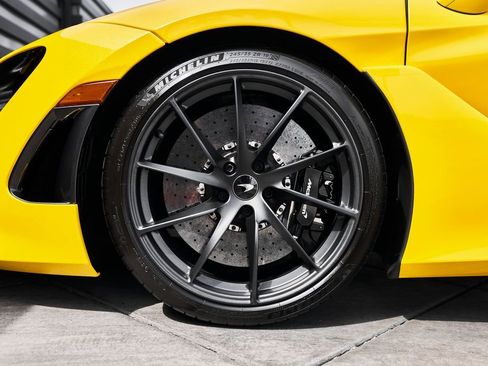 Used 2021 McLaren 720S Luxury RWD image 4