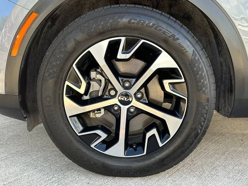 Used 2025 Kia Sportage EX FWD image 30