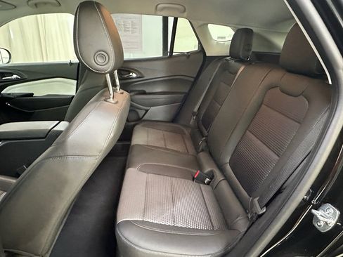 Certified 2025 Chevrolet Trax LT w/ LT Convenience Package image 16