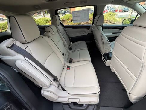 New 2026 Honda Odyssey Touring image 38