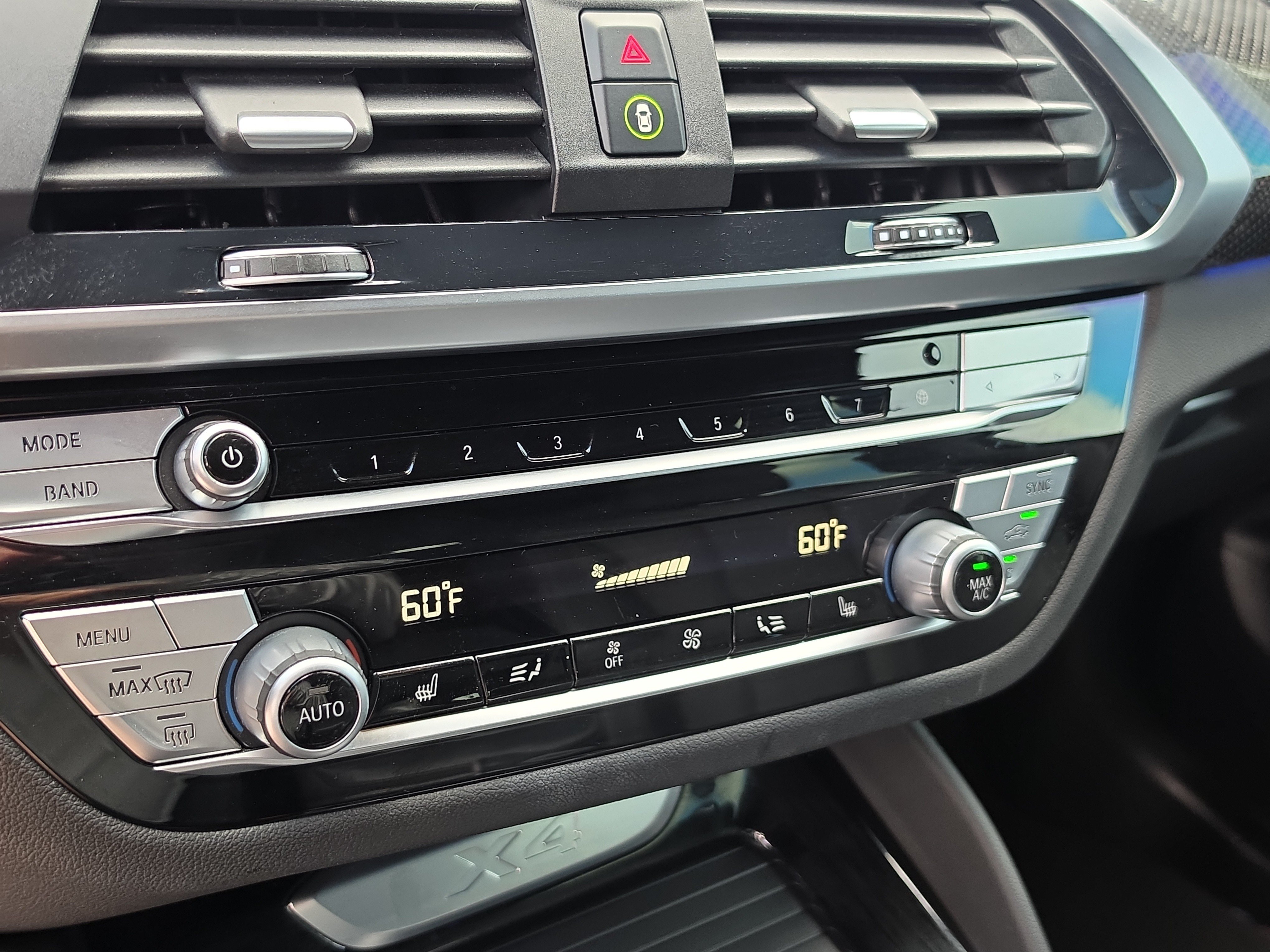Used 2021 BMW X4 xDrive30i w/ M Sport Package AWD/4WD image 26