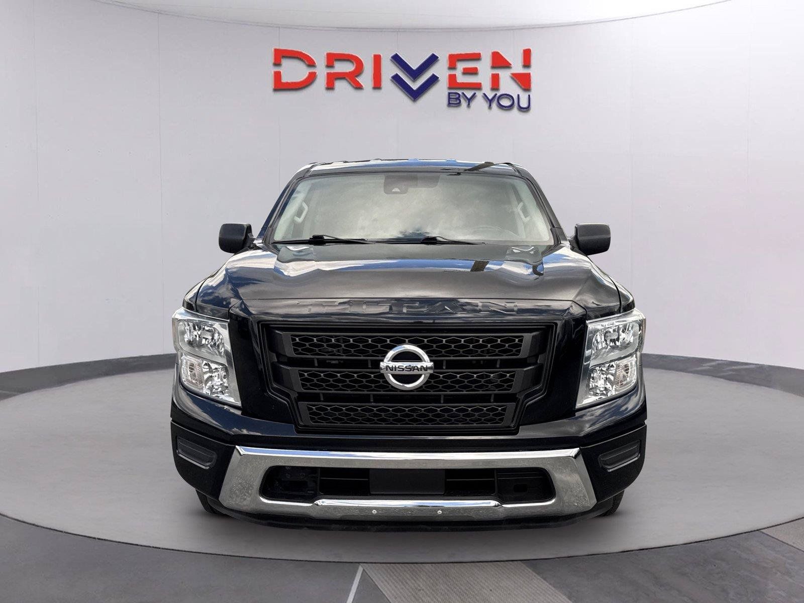 Used 2022 Nissan Titan SV RWD image 8