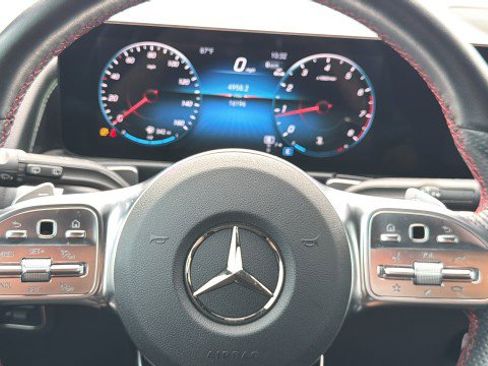 Used 2023 Mercedes-Benz GLB 250 image 27
