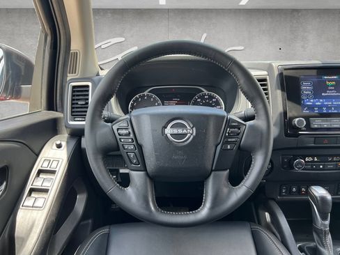 Used 2022 Nissan Frontier SV w/ SV Premium Package AWD/4WD image 21