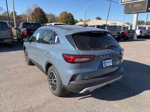 New 2026 Ford Escape SE w/ Class II Trailer Tow Package image 4