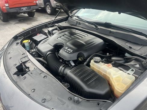 Used 2018 Dodge Charger GT image 10