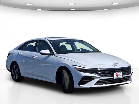 New 2025 Hyundai Elantra Limited image 10