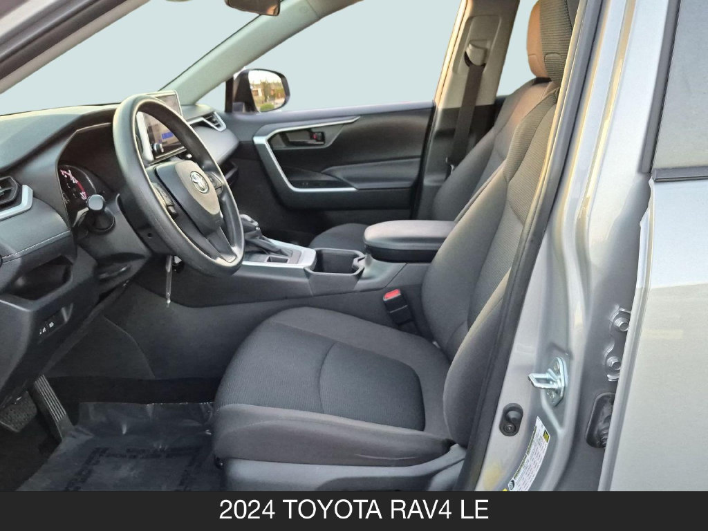 Used 2024 Toyota RAV4 LE AWD/4WD image 14