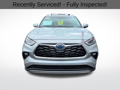 Used 2023 Toyota Highlander Platinum image 3
