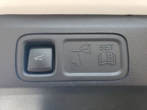 Used 2023 Ford Expedition XLT AWD/4WD image 35