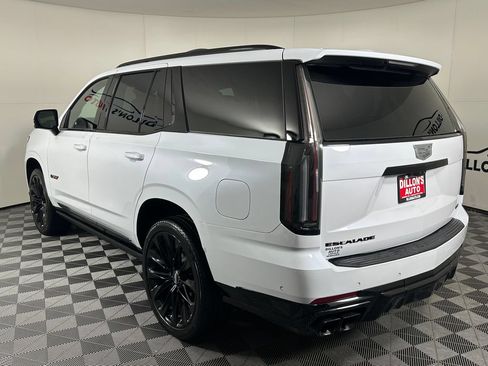 Used 2026 Cadillac Escalade V w/ LPO, ONYX Package AWD/4WD image 5