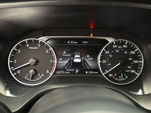 Used 2024 Nissan Rogue S FWD image 12