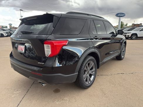 Used 2022 Ford Explorer XLT w/ Equipment Group 202A AWD/4WD image 7