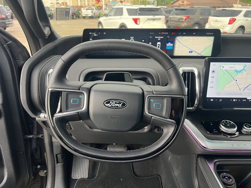 Used 2025 Ford Expedition Max Platinum w/ Stealth Appearance Package AWD/4WD image 22