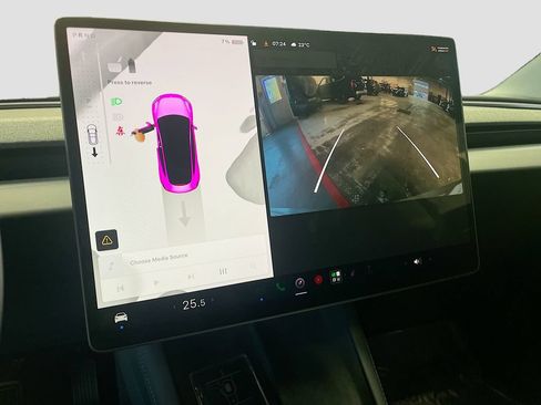 Used 2025 Tesla Model 3 Long Range RWD image 13