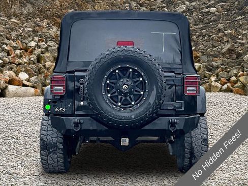 Used 2015 Jeep Wrangler Unlimited Sahara w/ Dual Top Group AWD/4WD image 4